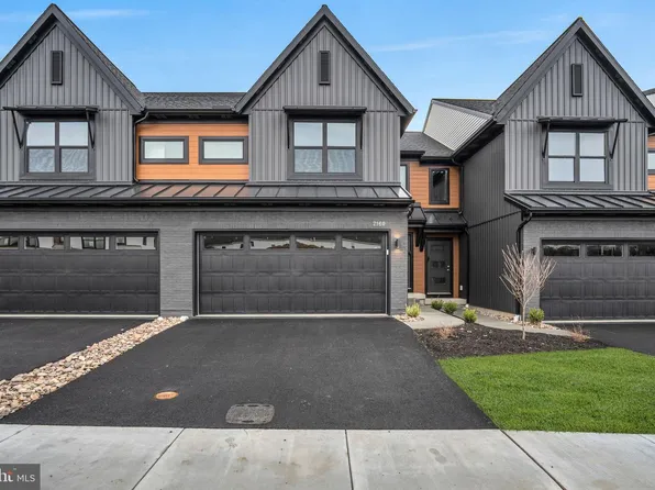 2160 S Autumn Chase Dr, Mechanicsburg, PA 17055