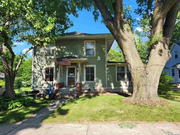 915 N Washington Ave, Mason City, IA 50401