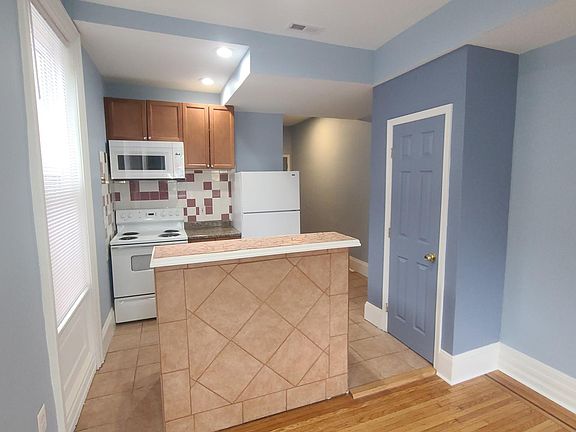 5th image of 3225 W Montgomery Ave Floor 2
