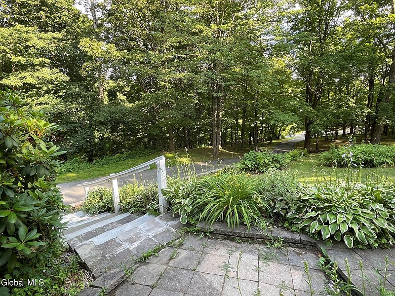 4th image of 17 Johnny Cake Hollow Road