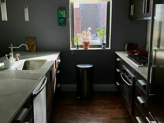 3rd image of 212 E 95th St APT 8A
