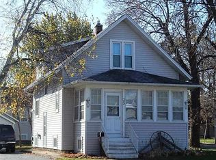 35 W Nevada Ave, Oshkosh, WI 54901