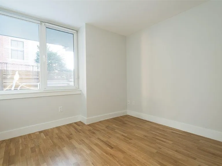 338 Harvard St #2 — Photo 13