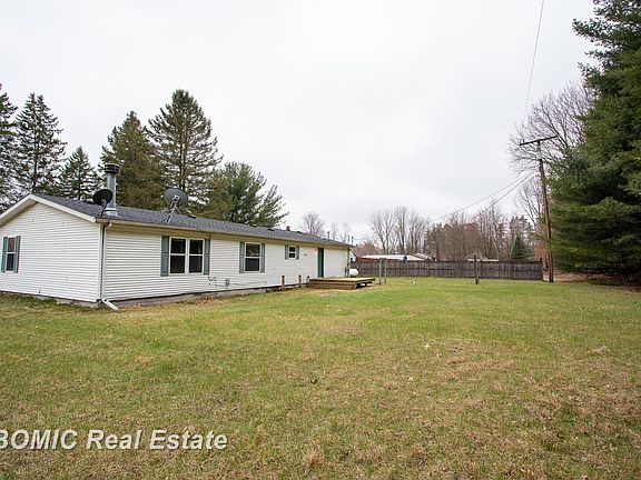 4th image of 4562 Hanes Rd