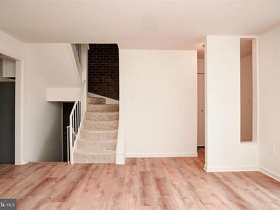 5th image of 4923 Casimir St