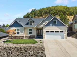 132 Oak Valley Loop, Winchester, OR 97495