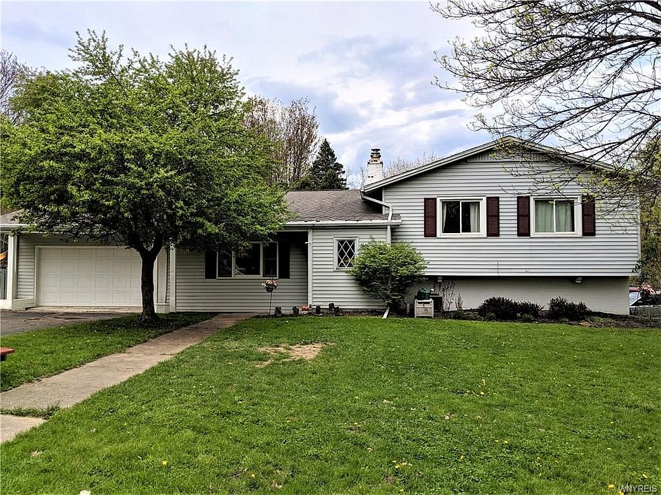 1st image of 14 Fairlawn Ct