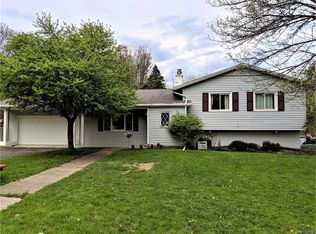 14 Fairlawn Ct, East Aurora, NY 14052