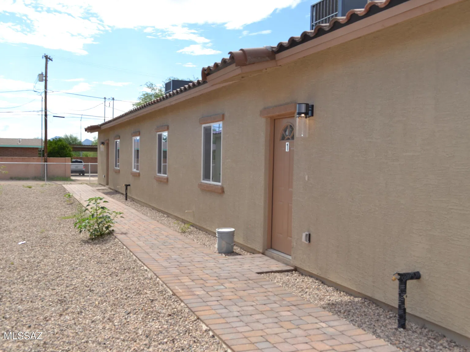 3 bed, 2.0 bath, 1092 sqft, $1,750 — Photo 1