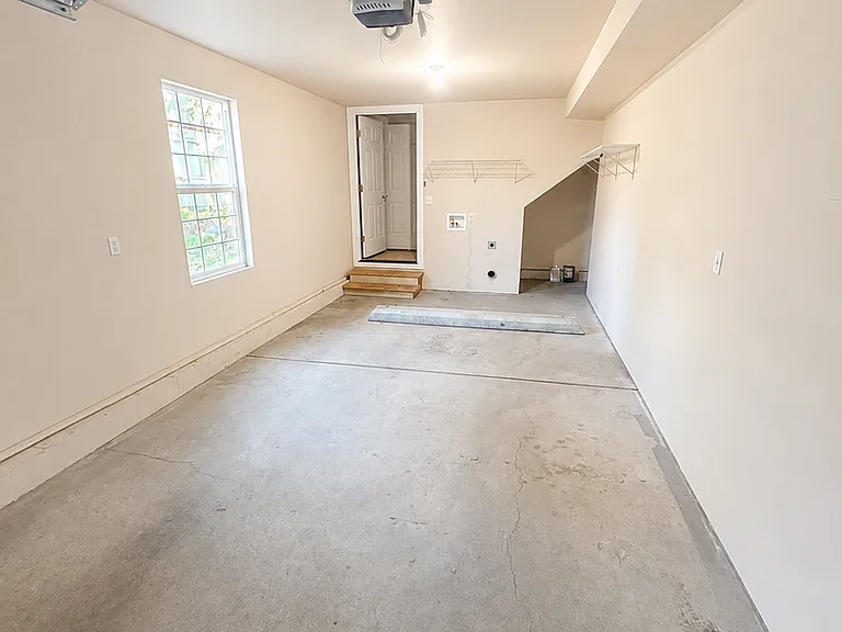 118 SE Roosevelt Ave #&-2 — Photo 7