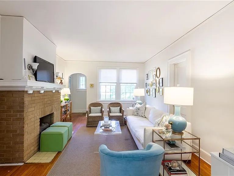 1001 Amsterdam Ave NE — Photo 9