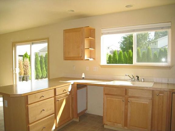4th image of 11324 34th St NE