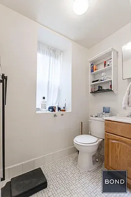 Rented by Bond New York | media 40