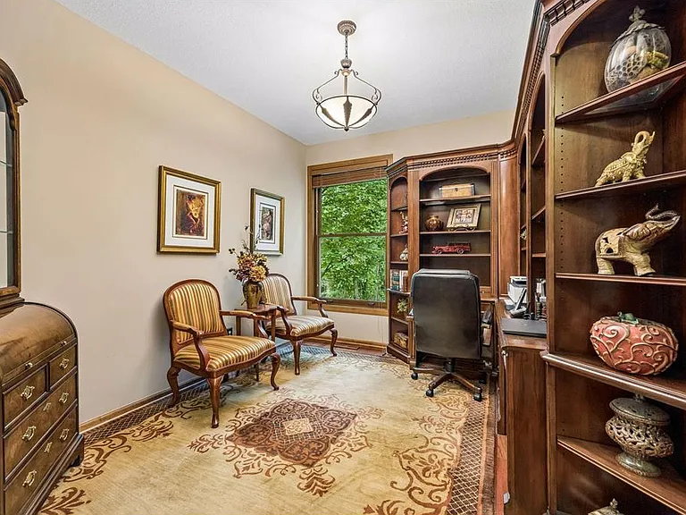 18464 Farmstead Cir — Photo 13
