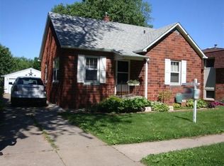 1011 Broadway St, Pella, IA 50219