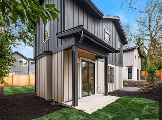 817 18th Ave W, Kirkland, WA