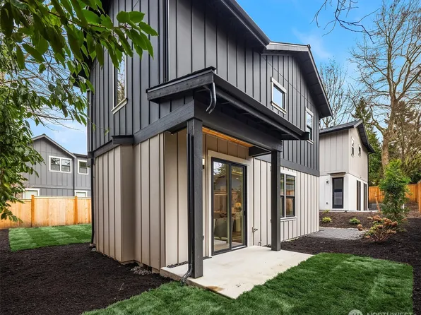 817 18th Avenue W, Kirkland, WA 98033