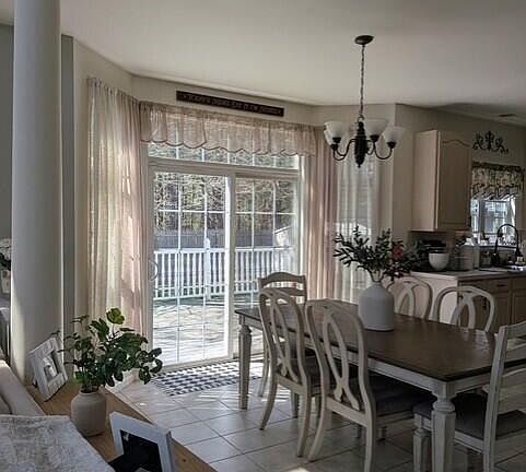 5th image of 381 Leeward Road