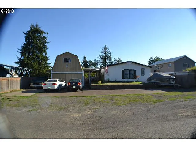 305 Roth St photo 1