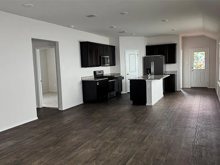 408 Frogmore Loop — Photo 7