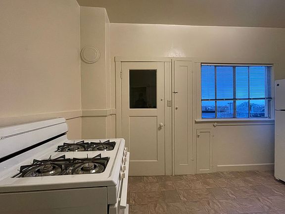 3rd image of 170 Parnassus Ave #9