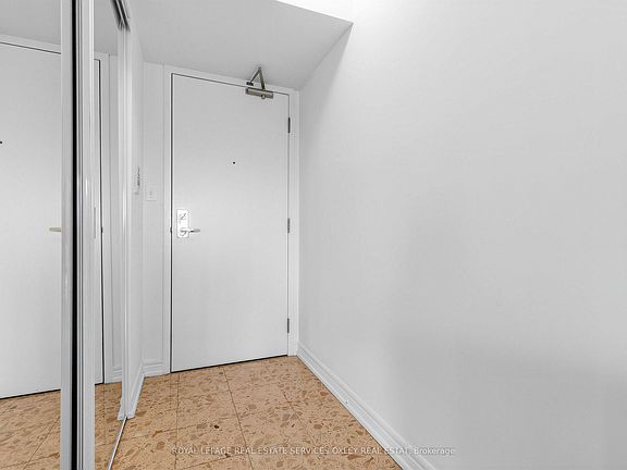 3rd image of 35 Merton St #1705