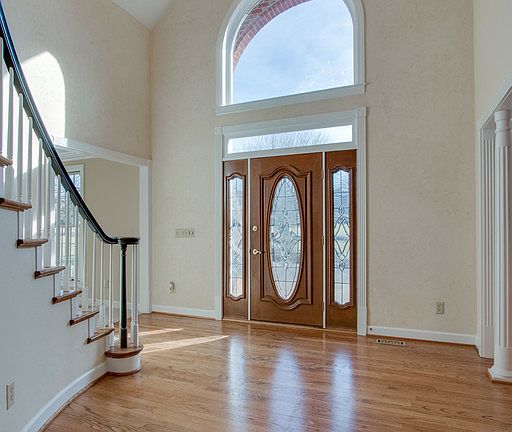 5th image of 2213 Barnes Dr