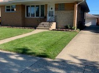 7133 W Wright Ter, Niles, IL 60714