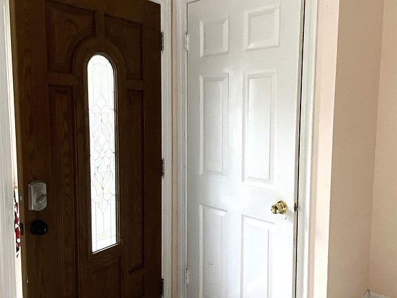 2nd image of 3 Woodbridge Lane #3