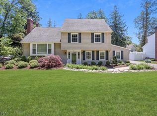 33 Old Army Rd, Bernardsville, NJ 07924