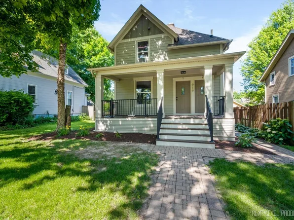 919 S 2nd St, Saint Charles, IL 60174