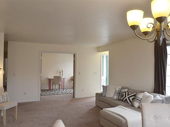 5th image of 3016 W Villard St APT H