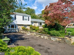 694 Glen Rd, Warminster, PA 18974