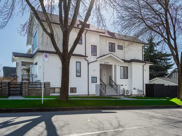 2890 Grant St, Vancouver, BC V5K 3G4