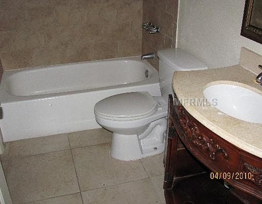 2nd image of 3942 Versailles Dr #B