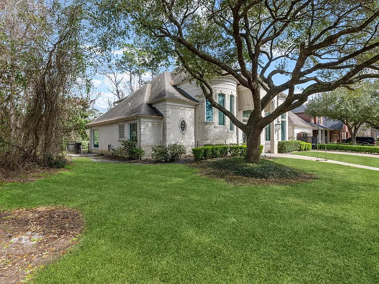 15318 Beecham Dr — Photo 3