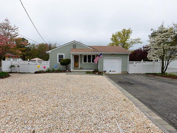 4th image of 144 Smith Cir