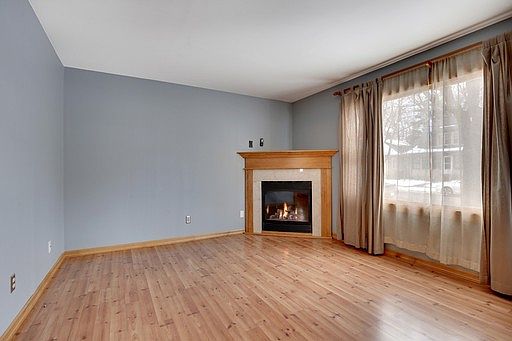 4th image of 3301 31st Ave S