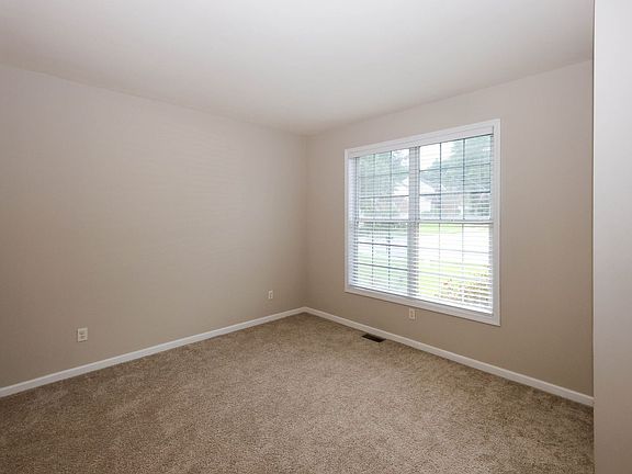 3rd image of 2895 Haynes Club Cir SW