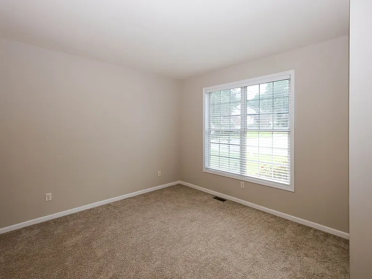2895 Haynes Club Cir SW — Photo 3