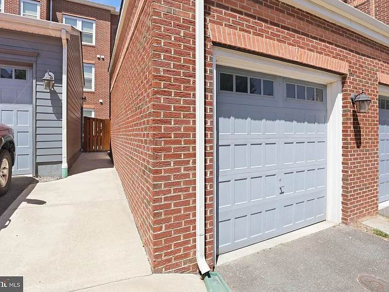 8923 Quarry Rd — Photo 42