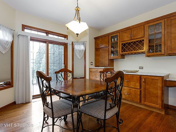 4th image of 11142 Karen Dr