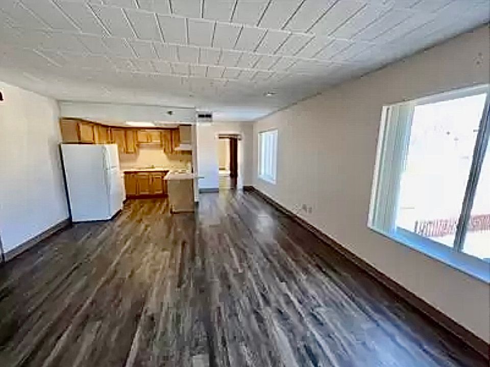 1st image of 400 10th St NW #1