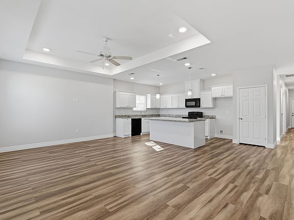 2nd image of 3304 Langford St