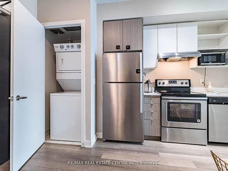 5240 Dundas St #B314 — Photo 21