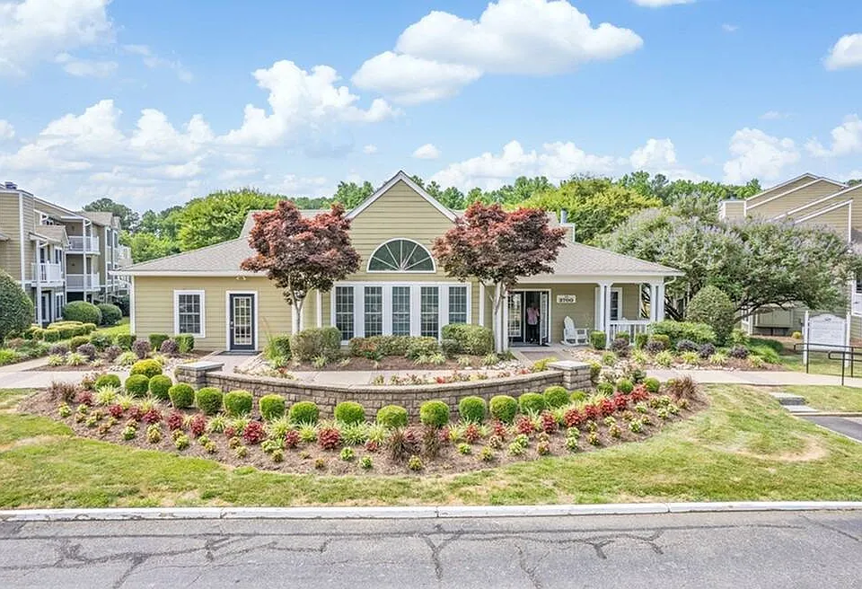 Steeplechase Apartments