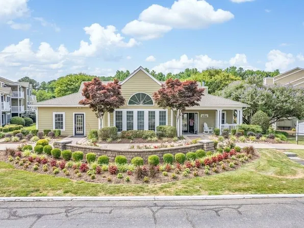 Steeplechase Apartments