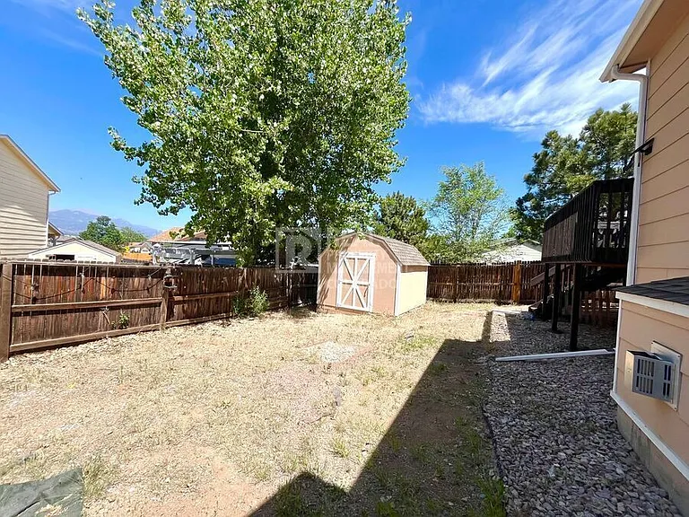 654 Montrail Dr — Photo 27