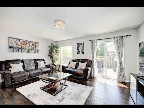 130 Upper Mercer St, Kitchener, ON N2A 4N2