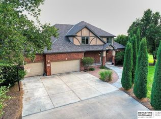 6533 Countryview Rd, Lincoln, NE 68516